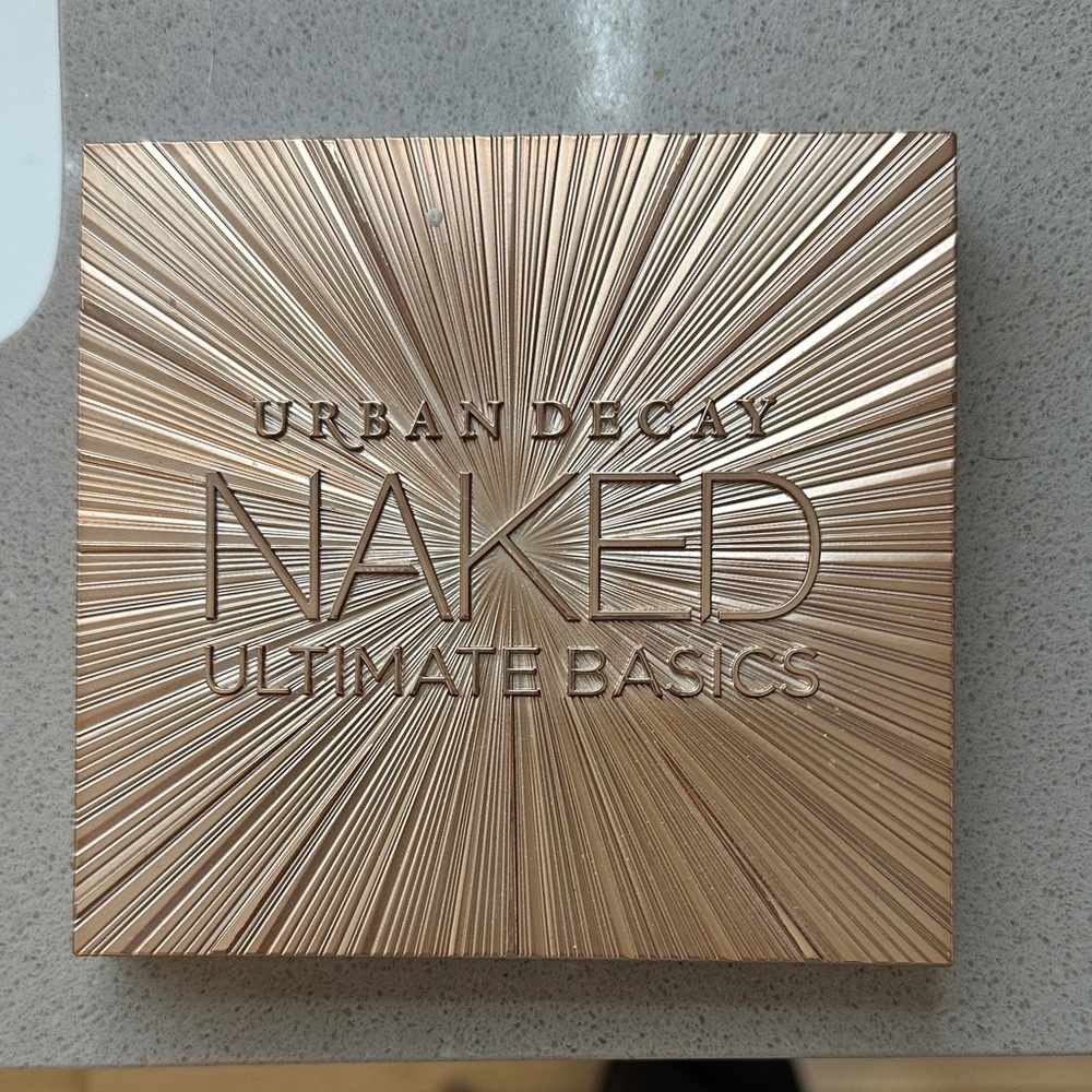 Urban Decay Naked Basics Palette in Metallic Gold